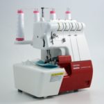 Toyota SLR 4D Overlockmaschine mit Zubehör